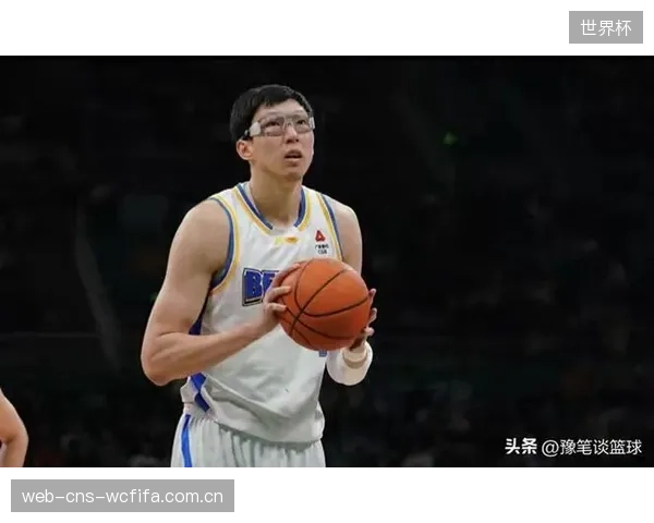 周琦季后赛展现内线统治力,高效攻防表现难阻球队出局。 周琦季后赛展现内线统治力,高效攻防表现难阻球队出局。